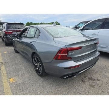 Volvo S60  Sedan/Limuzyna 2019,  2.0 benzyna, automat - Na sprzedaż za 35 000 zł - Warszawa - zdjęcie 5