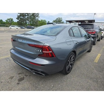 Volvo S60  Sedan/Limuzyna 2019,  2.0 benzyna, automat - Na sprzedaż za 35 000 zł - Warszawa - zdjęcie 4