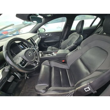 Volvo S60  Sedan/Limuzyna 2019,  2.0 benzyna, automat - Na sprzedaż za 35 000 zł - Warszawa - zdjęcie 8