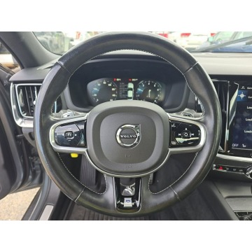Volvo S60  Sedan/Limuzyna 2019,  2.0 benzyna, automat - Na sprzedaż za 35 000 zł - Warszawa - zdjęcie 10