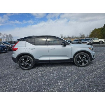 Volvo   SUV 2020,  2.0 benzyna, automat - Na sprzedaż za 42 000 zł - Wrocław - zdjęcie 4