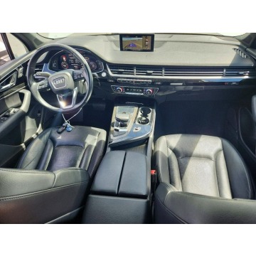 Audi Q7  SUV 2018,  3.0 benzyna, automat - Na sprzedaż za 45 000 zł - Wrocław - zdjęcie 8