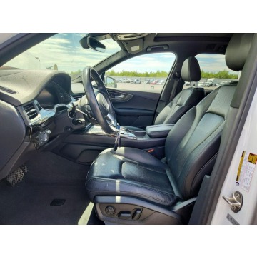 Audi Q7  SUV 2018,  3.0 benzyna, automat - Na sprzedaż za 45 000 zł - Wrocław - zdjęcie 7