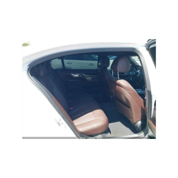 BMW Seria 7  Sedan/Limuzyna 2019,  3.0 benzyna, automat - Na sprzedaż za 69 000 zł - Wrocław - zdjęcie 10