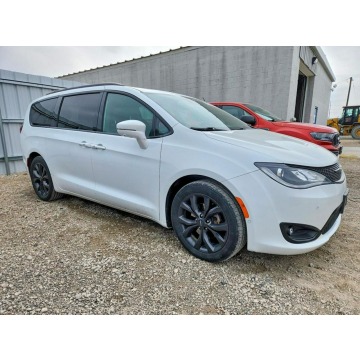 Chrysler Pacifica  Minivan/Van 2018,  3.6 benzyna, automat - Na sprzedaż za 32 000 zł - Wrocław - zdjęcie 3