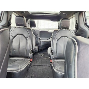Chrysler Pacifica  Minivan/Van 2018,  3.6 benzyna, automat - Na sprzedaż za 32 000 zł - Wrocław - zdjęcie 10