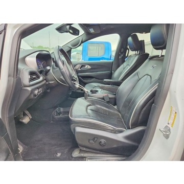 Chrysler Pacifica  Minivan/Van 2018,  3.6 benzyna, automat - Na sprzedaż za 32 000 zł - Wrocław - zdjęcie 7
