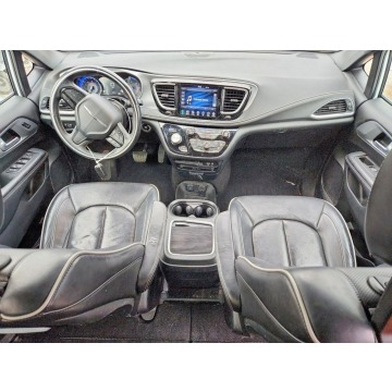 Chrysler Pacifica  Minivan/Van 2018,  3.6 benzyna, automat - Na sprzedaż za 32 000 zł - Wrocław - zdjęcie 8