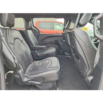 Chrysler Pacifica  Minivan/Van 2018,  3.6 benzyna, automat - Na sprzedaż za 32 000 zł - Wrocław - zdjęcie 11