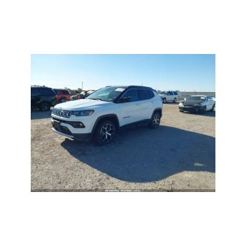 Jeep Compass  SUV 2024,  2.0 benzyna, automat - Na sprzedaż za 44 000 zł - Wrocław - zdjęcie 3