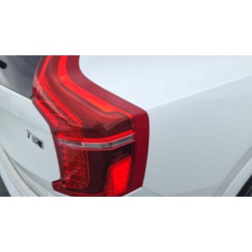 Volvo   SUV 2019,  2.0 benzyna, automat - Na sprzedaż za 45 000 zł - Wrocław - zdjęcie 7