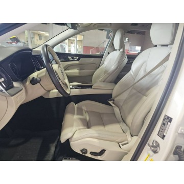 Volvo   SUV 2019,  2.0 benzyna, automat - Na sprzedaż za 36 000 zł - Wrocław - zdjęcie 7
