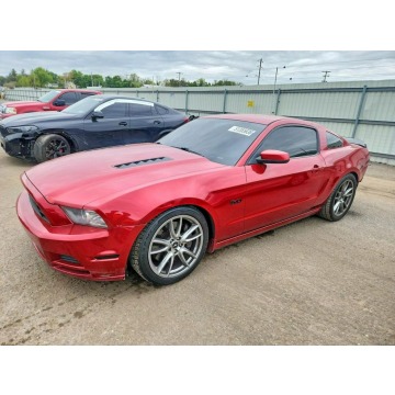Ford Mustang - 5.0 V8 / bogate wyposażenie /