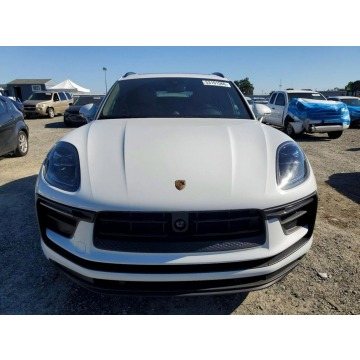 Porsche Macan  SUV 2024,  2.0 benzyna, automat - Na sprzedaż za 119 000 zł - Wrocław - zdjęcie 2