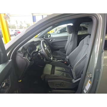 Audi Q3  SUV 2022,  2.0 benzyna, automat - Na sprzedaż za 43 000 zł - Wrocław - zdjęcie 7