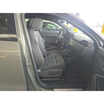 Audi Q3  SUV 2022,  2.0 benzyna, automat - Na sprzedaż za 43 000 zł - Wrocław - zdjęcie 11