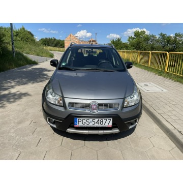 Fiat Sedici  SUV 2013,  1.6 benzyna, automat - Na sprzedaż za 25 999 zł - Gostyń - zdjęcie 2