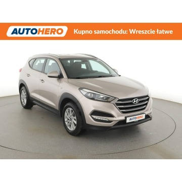 Hyundai Tucson  SUV 2017,  1.6 benzyna - Na sprzedaż za 63 900 zł - Warszawa - zdjęcie 10