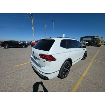Volkswagen Tiguan  SUV 2022,  2.0 benzyna, automat - Na sprzedaż za 38 000 zł - Tarnów - zdjęcie 4