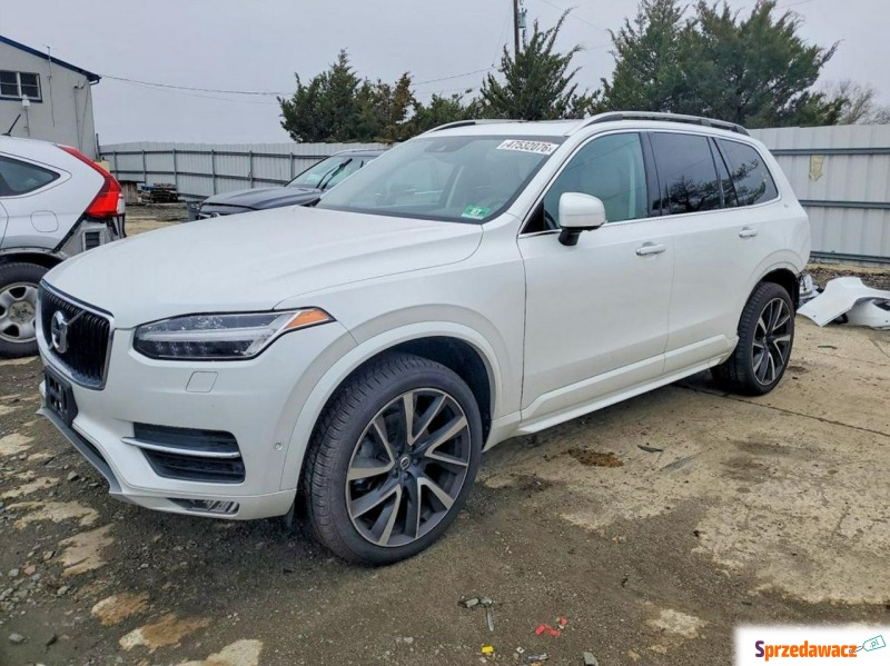 Volvo   SUV 2018,  2.0 benzyna, automat - Na sprzedaż za 41 900 zł - Warszawa