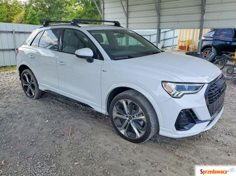 Audi Q3  SUV 2022,  2.0 benzyna, automat - Na sprzedaż za 49 000 zł - Warszawa