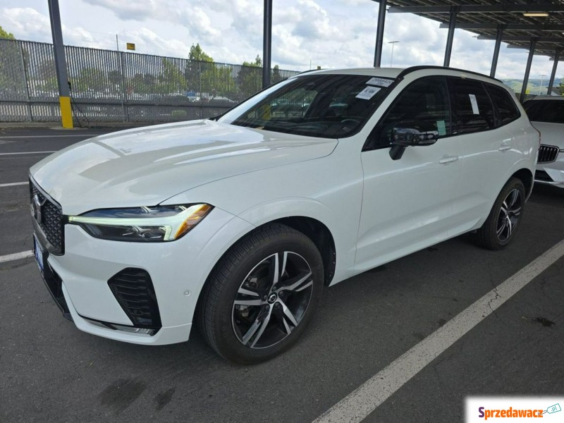 Volvo   SUV 2022,  2.0 benzyna, automat - Na sprzedaż za 69 000 zł - Warszawa
