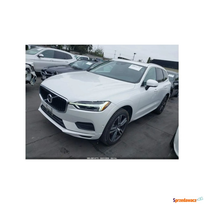Volvo   SUV 2018,  2.0 benzyna, automat - Na sprzedaż za 35 000 zł - Warszawa