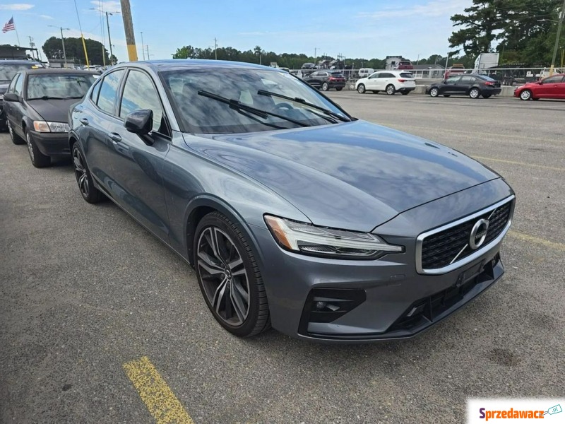 Volvo S60  Sedan/Limuzyna 2019,  2.0 benzyna, automat - Na sprzedaż za 35 000 zł - Warszawa