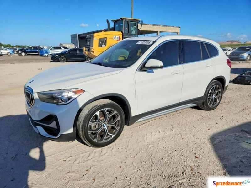 BMW X1  SUV 2020,  2.0 benzyna, automat - Na sprzedaż za 33 000 zł - Wrocław