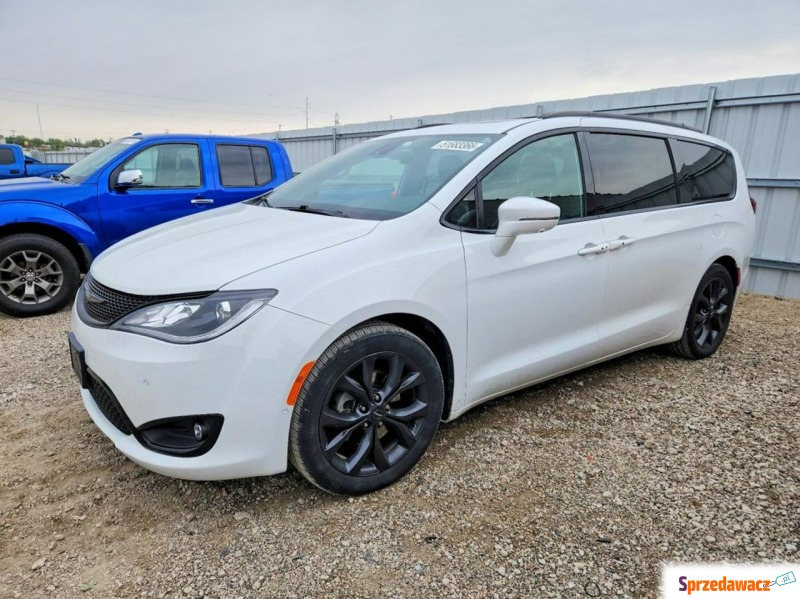 Chrysler Pacifica  Minivan/Van 2018,  3.6 benzyna, automat - Na sprzedaż za 32 000 zł - Wrocław