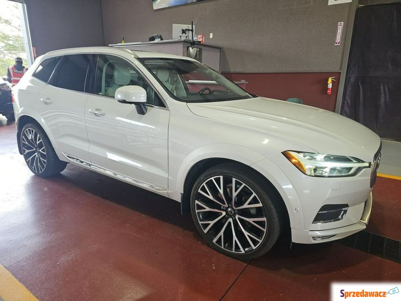 Volvo   SUV 2019,  2.0 benzyna, automat - Na sprzedaż za 36 000 zł - Wrocław