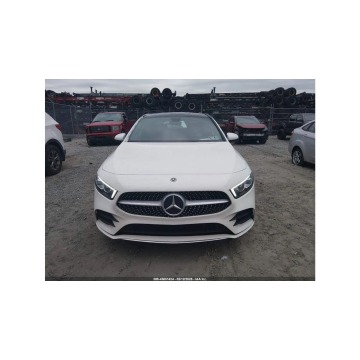 Mercedes - Benz A-klasa  Sedan/Limuzyna 2019,  2.0 benzyna, automat - Na sprzedaż za 35 000 zł - Wrocław - zdjęcie 3