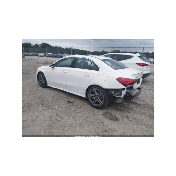 Mercedes - Benz A-klasa  Sedan/Limuzyna 2019,  2.0 benzyna, automat - Na sprzedaż za 35 000 zł - Wrocław - zdjęcie 7