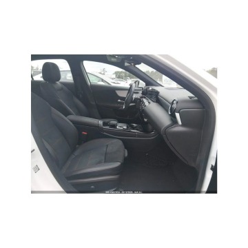 Mercedes - Benz A-klasa  Sedan/Limuzyna 2019,  2.0 benzyna, automat - Na sprzedaż za 35 000 zł - Wrocław - zdjęcie 10