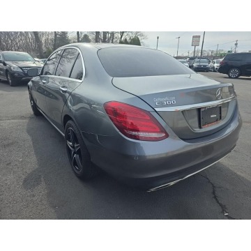 Mercedes - Benz C-klasa  Sedan/Limuzyna 2017,  2.0 benzyna, automat - Na sprzedaż za 29 000 zł - Wrocław - zdjęcie 5