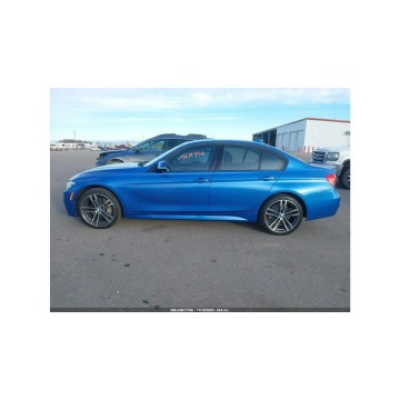 BMW Seria 3  Sedan/Limuzyna 2018,  3.0 benzyna, automat - Na sprzedaż za 42 000 zł - Tarnów - zdjęcie 5