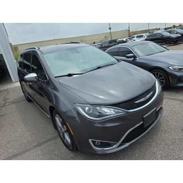 Chrysler Pacifica  Minivan/Van 2019,  3.6 benzyna, automat - Na sprzedaż za 33 000 zł - Tarnów - zdjęcie 2