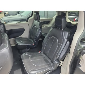 Chrysler Pacifica  Minivan/Van 2019,  3.6 benzyna, automat - Na sprzedaż za 33 000 zł - Tarnów - zdjęcie 9