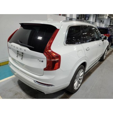Volvo   SUV 2019,  2.0 benzyna, automat - Na sprzedaż za 43 000 zł - Tarnów - zdjęcie 4