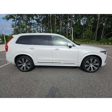 Volvo   SUV 2023,  2.0 benzyna, automat - Na sprzedaż za 69 000 zł - Tarnów - zdjęcie 2