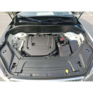 Volvo   SUV 2023,  2.0 benzyna, automat - Na sprzedaż za 69 000 zł - Tarnów - zdjęcie 12