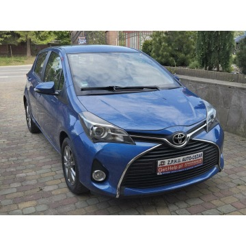 Toyota Yaris  Hatchback 2015,  1.3 benzyna - Na sprzedaż za 39 000 zł - Wąchock - zdjęcie 2