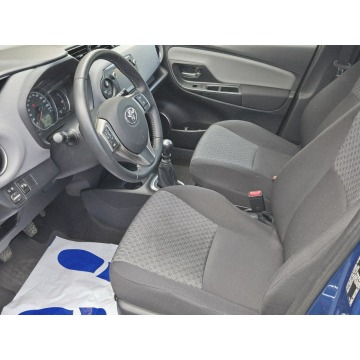 Toyota Yaris  Hatchback 2015,  1.3 benzyna - Na sprzedaż za 39 000 zł - Wąchock - zdjęcie 11