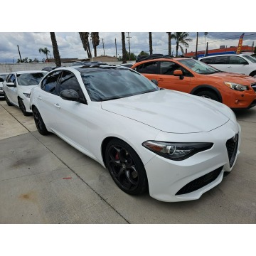 Alfa Romeo Giulia Ti Sport / niski przebieg