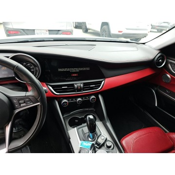 Alfa Romeo Giulia  Sedan/Limuzyna 2019,  2.0 benzyna, automat - Na sprzedaż za 30 000 zł - Tarnów - zdjęcie 10