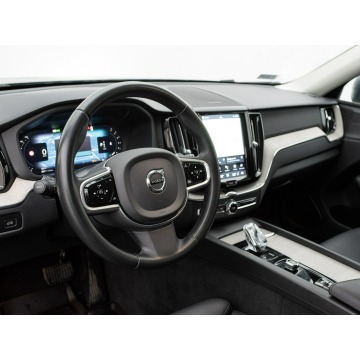 Volvo   SUV 2022,  2.0 diesel, automat - Na sprzedaż za 135 840 zł - Gdynia - zdjęcie 6