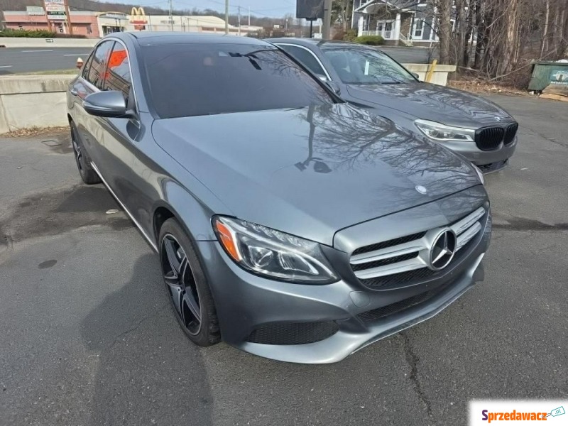 Mercedes - Benz C-klasa  Sedan/Limuzyna 2017,  2.0 benzyna, automat - Na sprzedaż za 29 000 zł - Wrocław