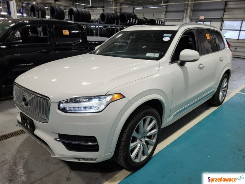 Volvo   SUV 2019,  2.0 benzyna, automat - Na sprzedaż za 43 000 zł - Tarnów