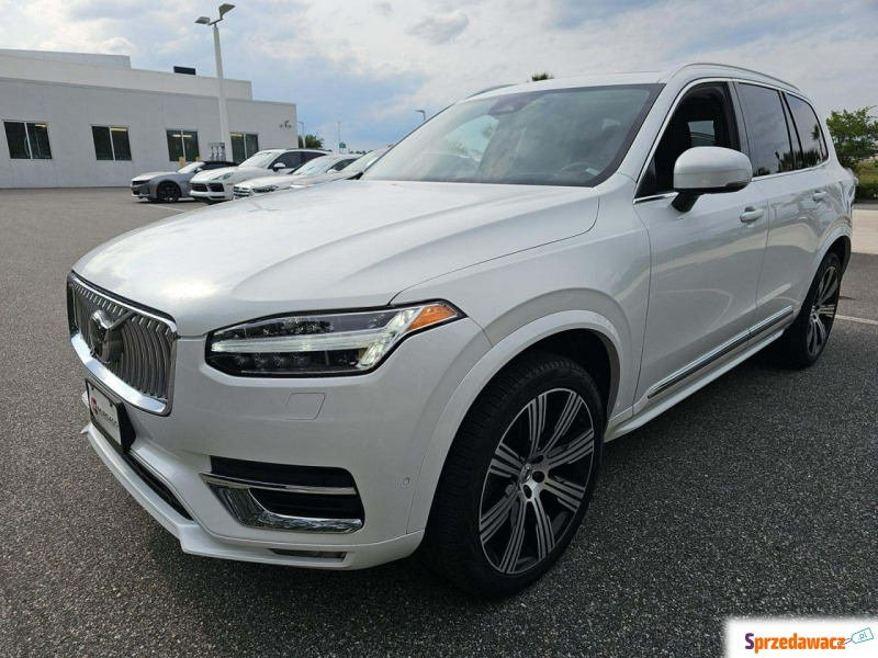 Volvo   SUV 2023,  2.0 benzyna, automat - Na sprzedaż za 69 000 zł - Tarnów