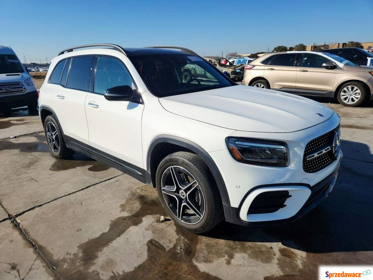 Mercedes - Benz GLB-klasa 2024